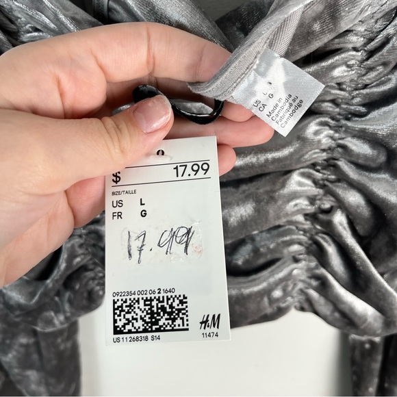 H&M Silver Metallic Velvet Ruched Long Sleeved Cropped Party Blouse NWT Large L - Picture 3 of 4